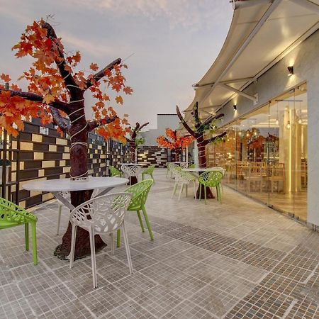 Hotel Townhouse Geetraj Near Shalimar Gateway Lucknow Esterno foto