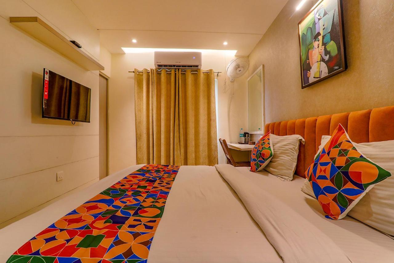 Hotel Townhouse Geetraj Near Shalimar Gateway Lucknow Esterno foto