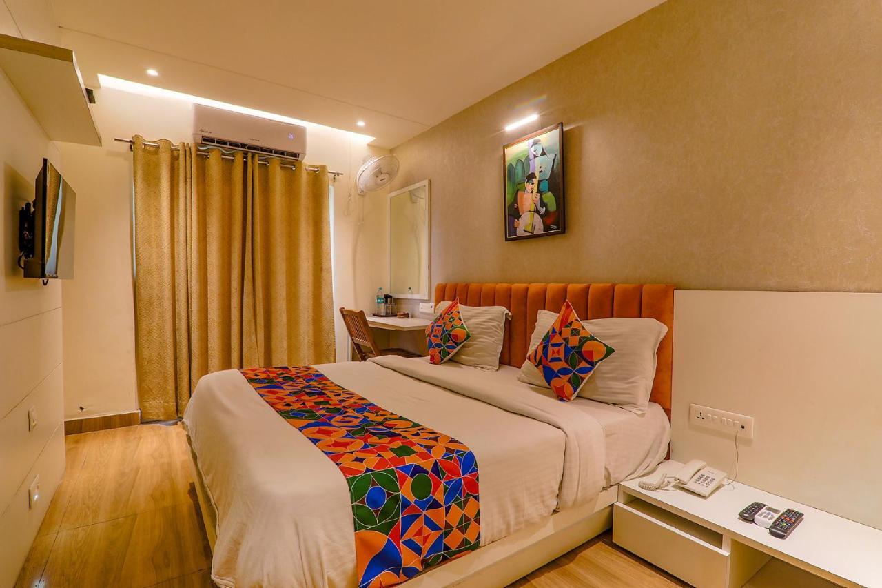 Hotel Townhouse Geetraj Near Shalimar Gateway Lucknow Esterno foto