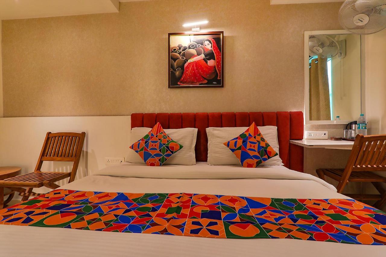 Hotel Townhouse Geetraj Near Shalimar Gateway Lucknow Esterno foto