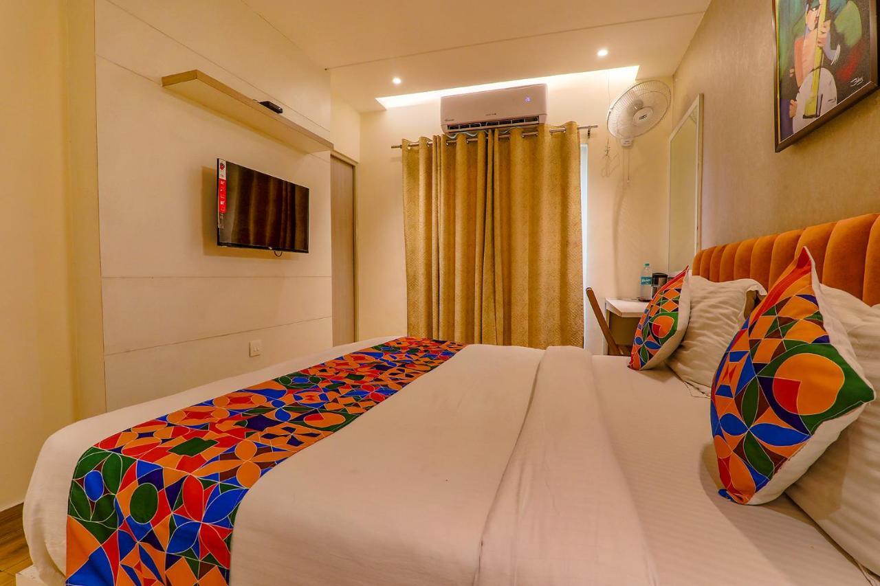 Hotel Townhouse Geetraj Near Shalimar Gateway Lucknow Esterno foto