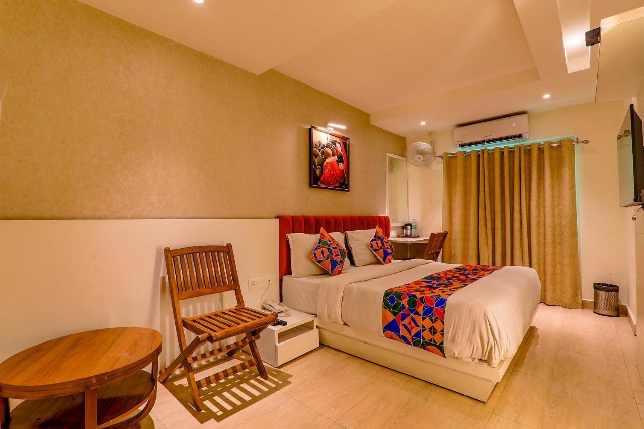 Hotel Townhouse Geetraj Near Shalimar Gateway Lucknow Esterno foto