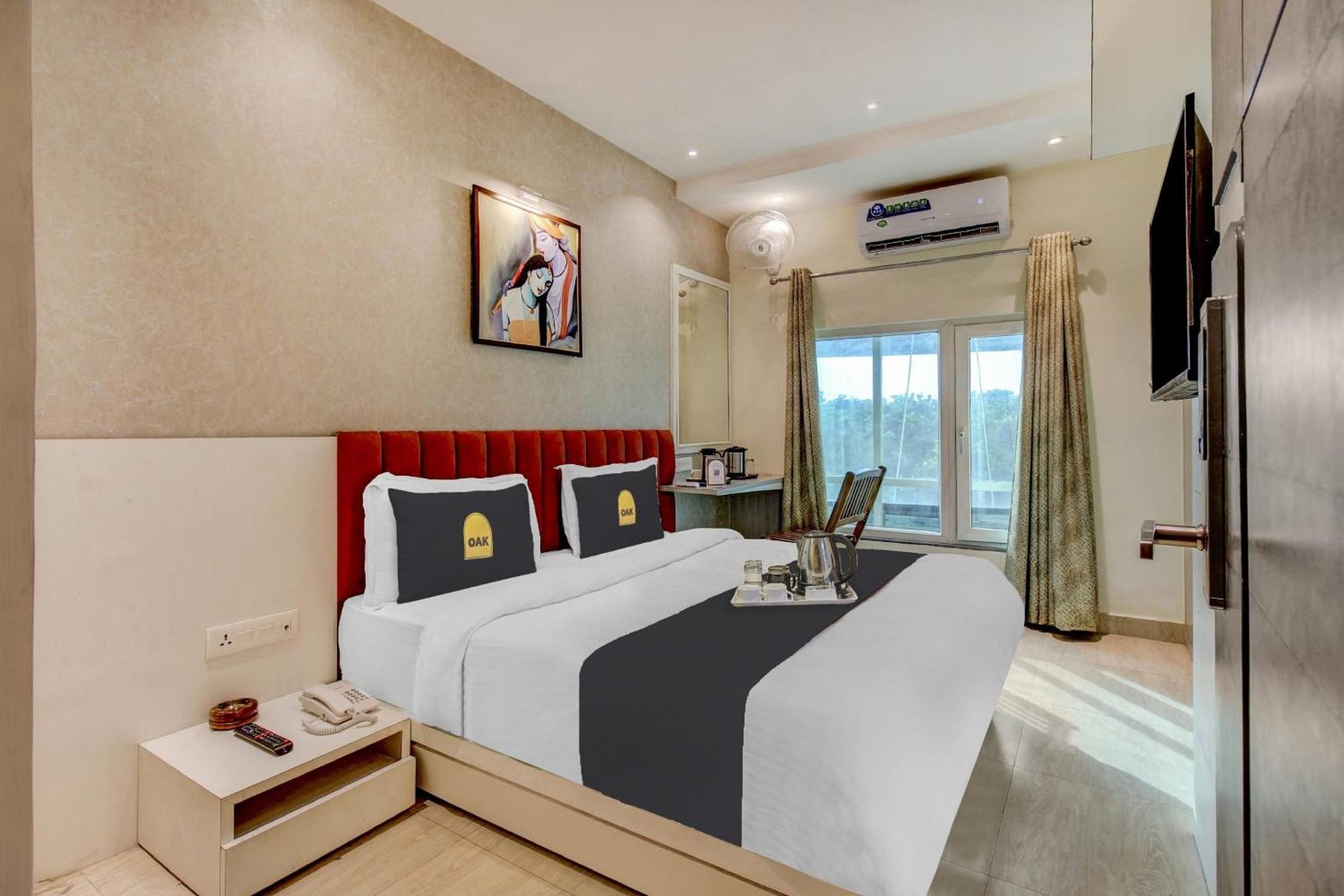 Hotel Townhouse Geetraj Near Shalimar Gateway Lucknow Esterno foto
