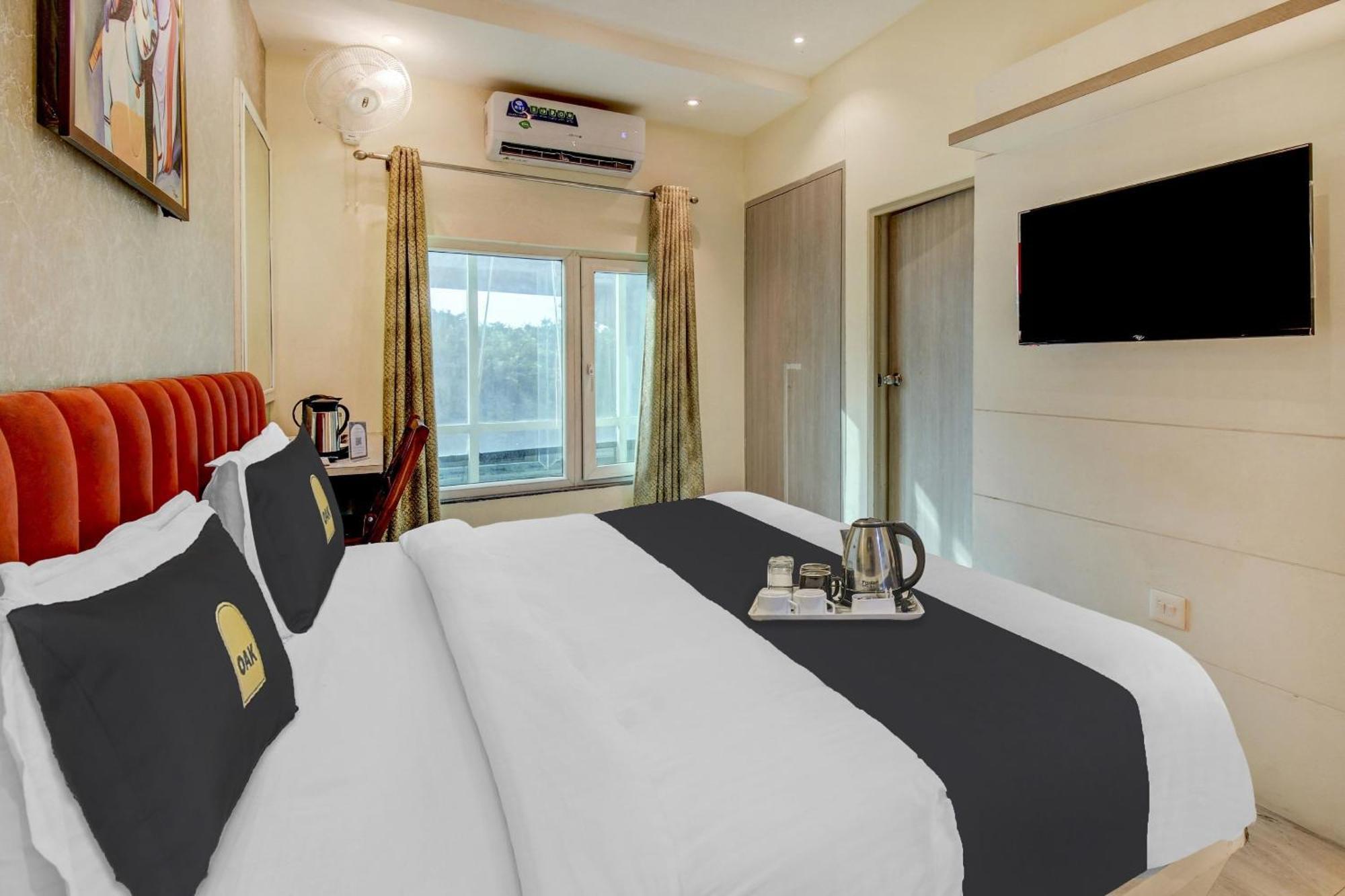 Hotel Townhouse Geetraj Near Shalimar Gateway Lucknow Esterno foto