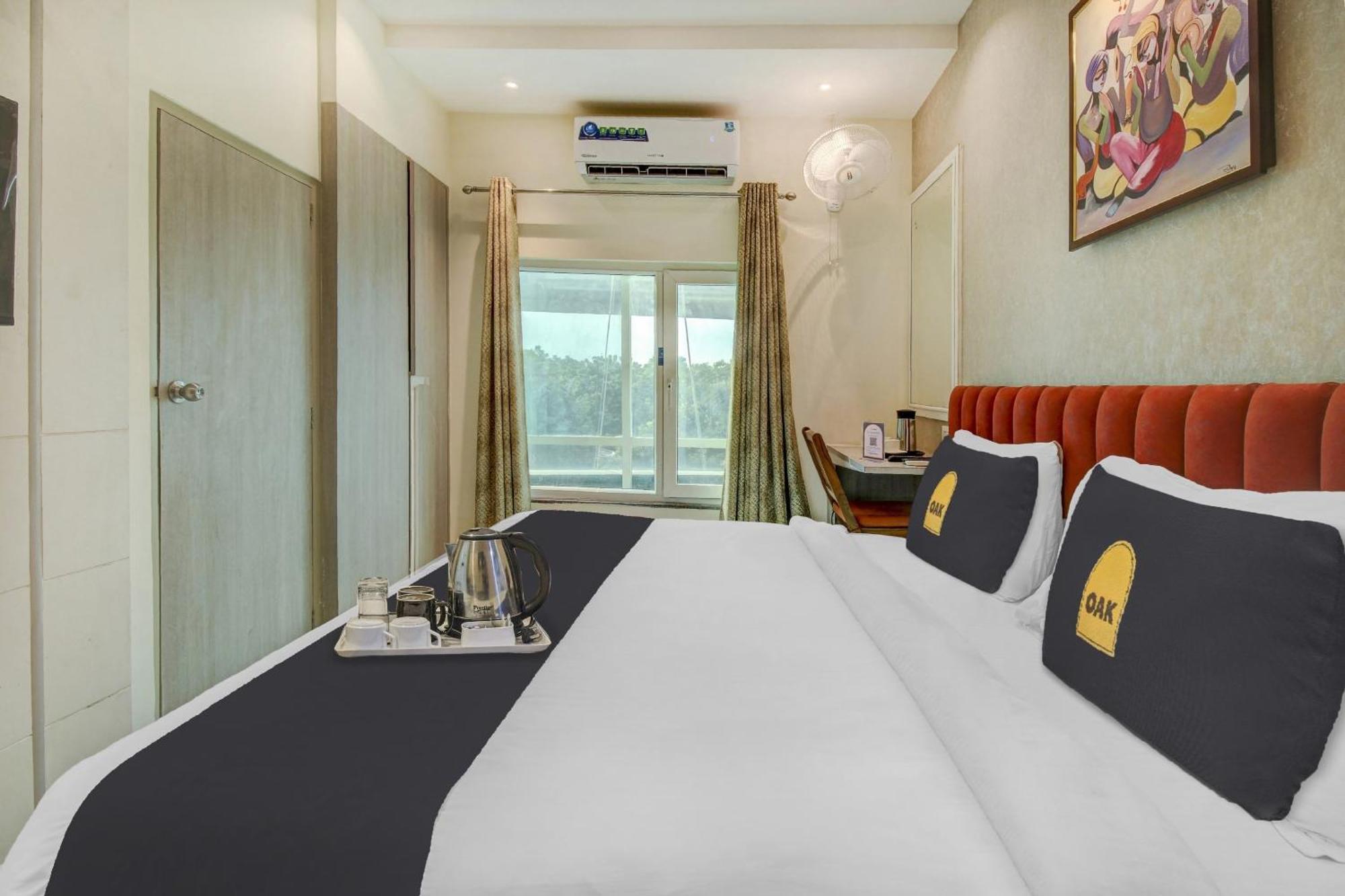 Hotel Townhouse Geetraj Near Shalimar Gateway Lucknow Esterno foto